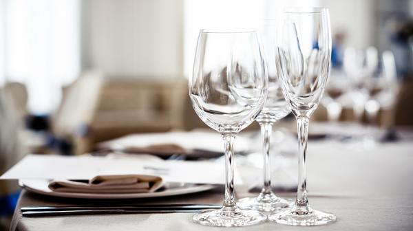 image of wine glasses on table